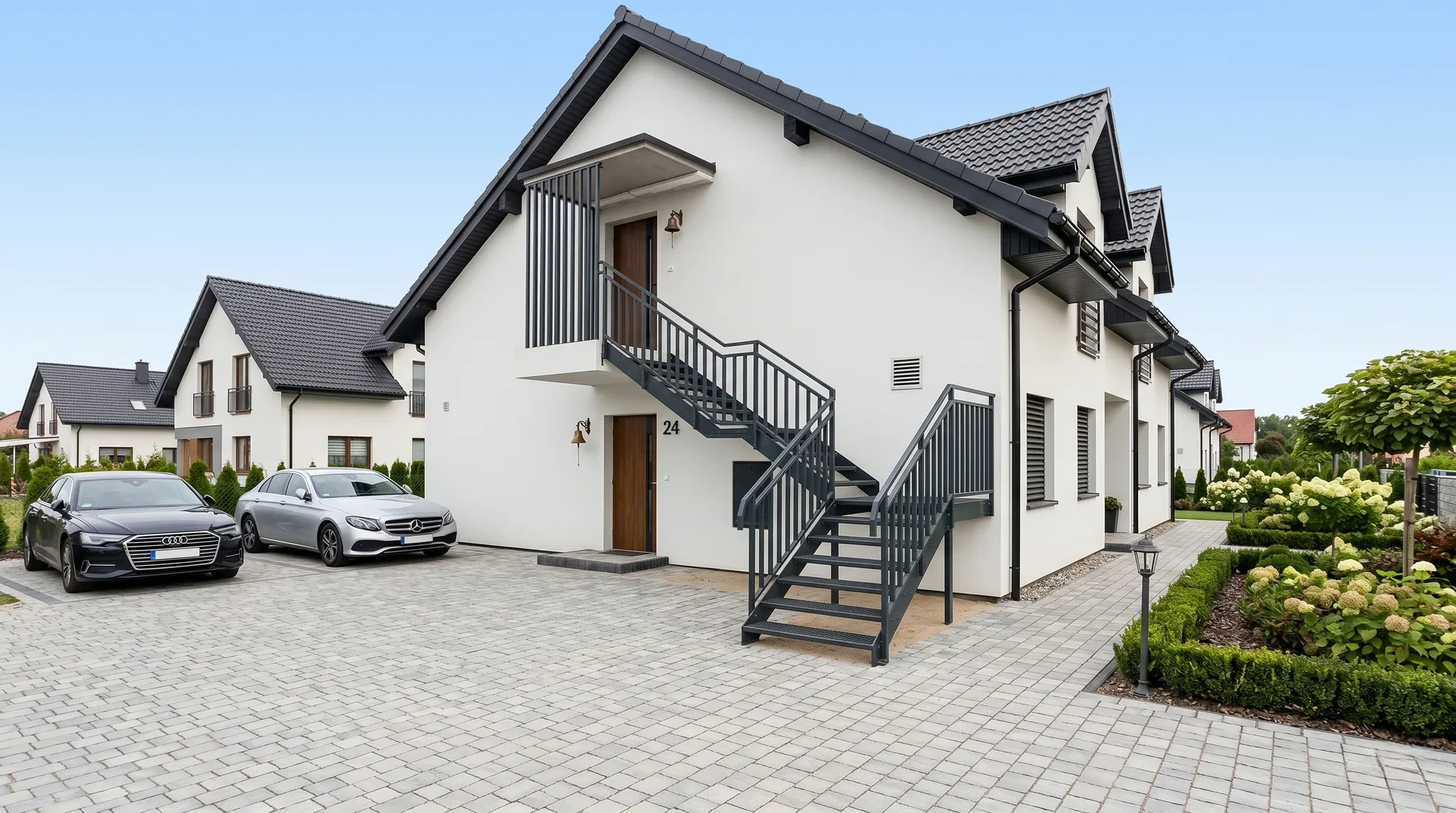 Treppengeländer aus Stahl an Hauseingang